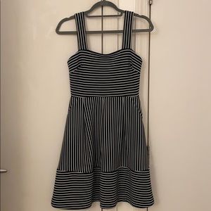 BANANA REPUBLIC STRIPED DRESS